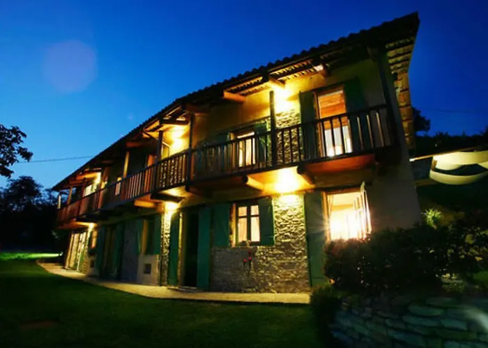 Agriturismo Pilone Votivo ベッド・アンド・ブレックファスト クーネオ